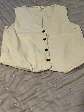 Everlane Light Cream Button-Front Vest